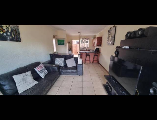 3 BEDROOM TOWNHOUSE FOR SALE IN CELTISDAL